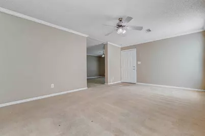 6054 Ridgeway Drive, Houston, TX 77033 - Photo 9