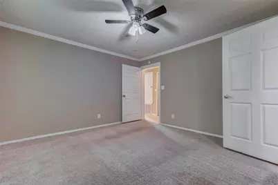 6054 Ridgeway Drive, Houston, TX 77033 - Photo 15