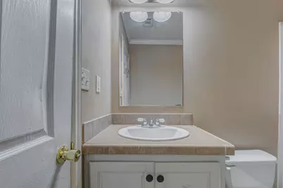 6054 Ridgeway Drive, Houston, TX 77033 - Photo 19