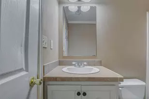 6054 Ridgeway Dr, Houston, TX 77033 - Photo 19
