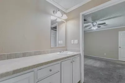 6054 Ridgeway Drive, Houston, TX 77033 - Photo 11