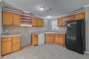 6054 Ridgeway Dr, Houston, TX 77033 - Photo 5