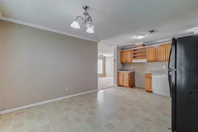 6054 Ridgeway Drive, Houston, TX 77033 - Photo 7