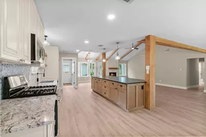 566 Beauregard Drive, Conroe, TX 77302 - Photo 9