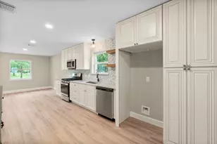 566 Beauregard Dr, Conroe, TX 77302 - Photo 19