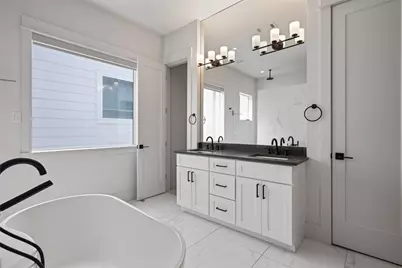 1136 Adele St Street, Houston, TX 77009 - Photo 25