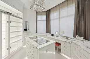 220 Merrie Way Ln, Houston, TX 77024 - Photo 25