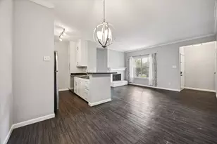 702 Bering Dr, Houston, TX 77057 - Photo 7