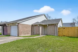 16613 Gold Ridge Ln, Houston, TX 77053 - Photo 3