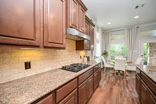 11 S Victoriana Cir, Spring, TX 77389 - Photo 15