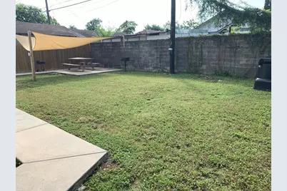 309 Hutcheson Street #4, Houston, TX 77003 - Photo 13