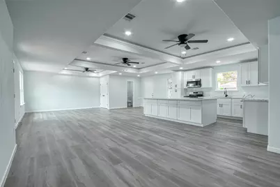 5727 Thrush Drive, Houston, TX 77033 - Photo 3