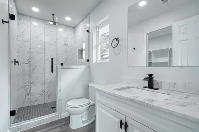 5727 Thrush Drive, Houston, TX 77033 - Photo 15