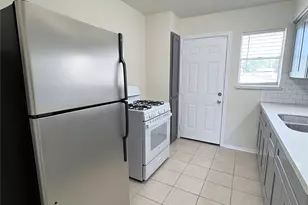 1120 3rd St, Hempstead, TX 77445 - Photo 3
