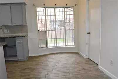 10427 Huntington Wood Drive, Houston, TX 77099 - Photo 11