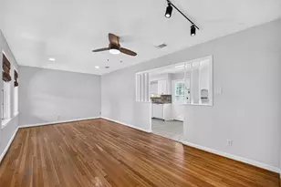6734 Sharpcrest St, Houston, TX 77074 - Photo 9
