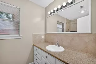6734 Sharpcrest St, Houston, TX 77074 - Photo 27