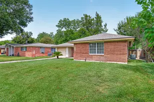 6734 Sharpcrest St, Houston, TX 77074 - Photo 5