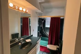 21 N Avenue D, Freeport, TX 77541 - Photo 9