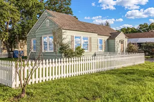 408 N Hunt St, Bellville, TX 77418 - Photo 25