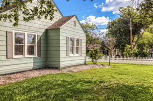 408 N Hunt St, Bellville, TX 77418 - Photo 23