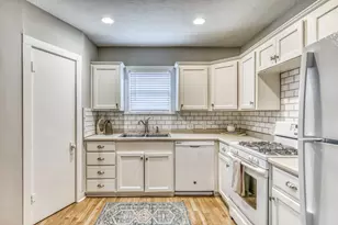 408 N Hunt St, Bellville, TX 77418 - Photo 11