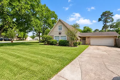 10030 Lost Pine Drive, Baytown, TX 77521 - Photo 1