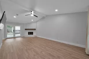 14 E Wandering Oak Dr, The Woodlands, TX 77381 - Photo 11