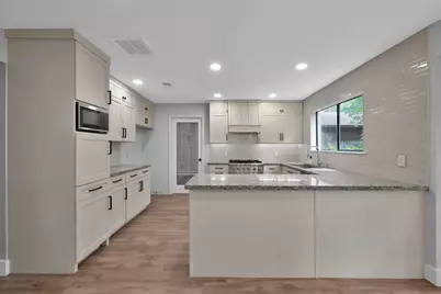 14 E Wandering Oak Drive, The Woodlands, TX 77381 - Photo 1
