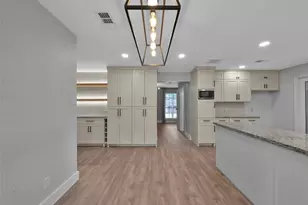 14 E Wandering Oak Dr, The Woodlands, TX 77381 - Photo 15