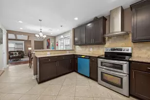 13703 Templar Ln, Sugar Land, TX 77498 - Photo 9