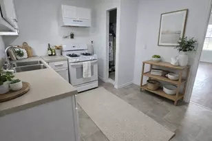 1003 Merchant St, El Campo, TX 77437 - Photo 5