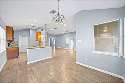 11059 Landsbury Circle, Houston, TX 77099 - Photo 13