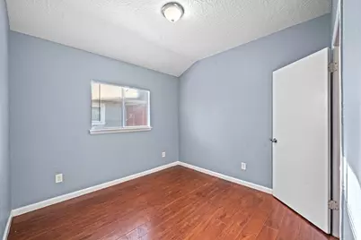 11059 Landsbury Circle, Houston, TX 77099 - Photo 7