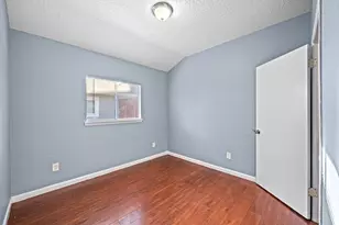 11059 Landsbury Cir, Houston, TX 77099 - Photo 7