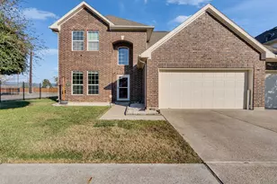 2001 Troon Dr, La Porte, TX 77571 - Photo 1