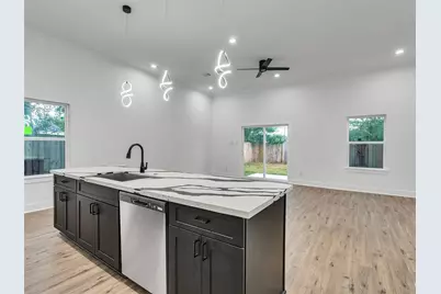 3510 Grassmere Street #A/B, Houston, TX 77051 - Photo 11