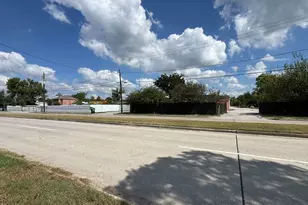 7607 Lockwood Dr, Houston, TX 77016 - Photo 7