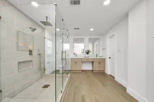 12318 Queensbury Ln, Houston, TX 77024 - Photo 49