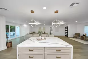 12318 Queensbury Ln, Houston, TX 77024 - Photo 33