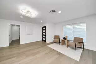 12318 Queensbury Ln, Houston, TX 77024 - Photo 15