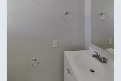 411 E Carby Road, Houston, TX 77037 - Photo 9