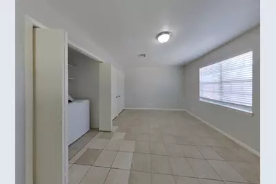 411 E Carby Road, Houston, TX 77037 - Photo 15