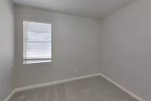 411 E Carby Rd, Houston, TX 77037 - Photo 11