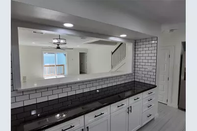 1625 Ball, Galveston, TX 77550 - Photo 13