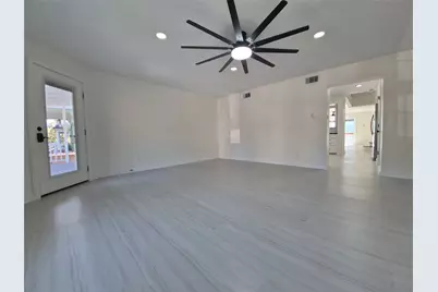 1625 Ball, Galveston, TX 77550 - Photo 7