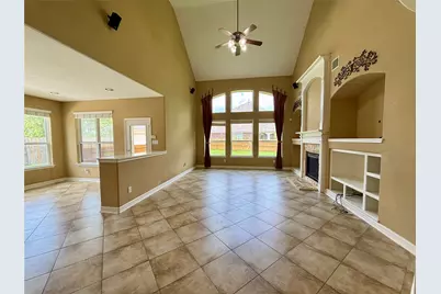 12501 Peppercreek Ln, Pearland, TX 77584 - Photo 13