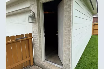 12501 Peppercreek Ln, Pearland, TX 77584 - Photo 5