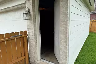 12501 Pepper Creek Ln, Pearland, TX 77584 - Photo 5