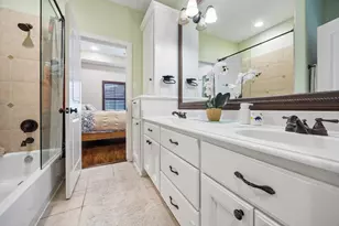 4439 Betty St, Bellaire, TX 77401 - Photo 27